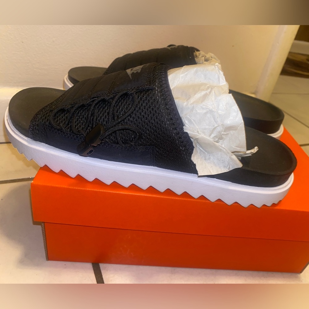 Women’s Nike Asuna Slide